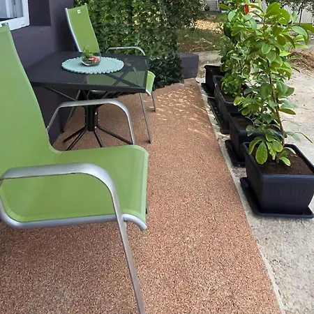 Cozy In Okrug Gornji With Wifi * Trogir