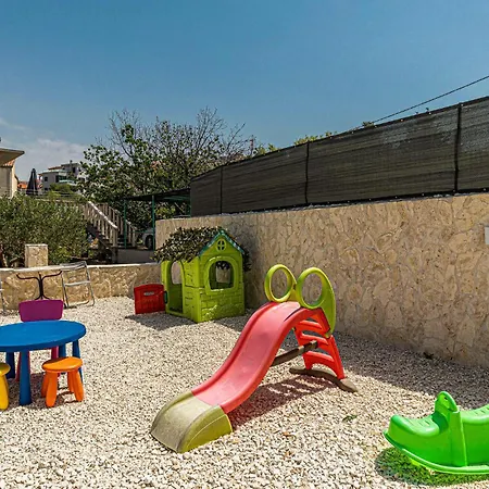 아파트 Cozy In Okrug Gornji With Wifi 트로기르