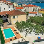 Apartamento Stunning In Okrug Gornji *