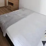 Stunning In Okrug Gornji Apartamento *