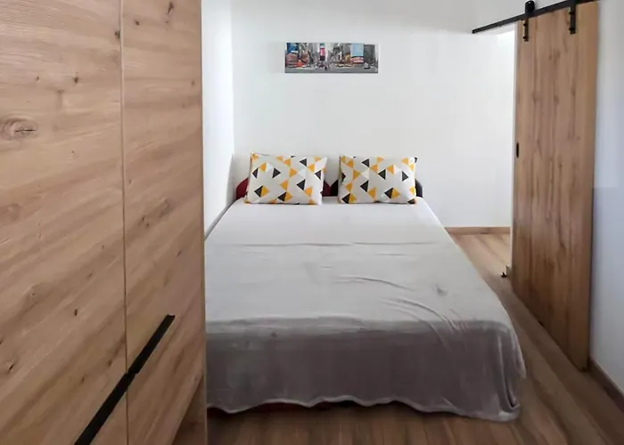 Stunning In Okrug Gornji Apartment