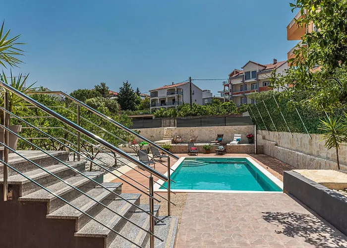 Stunning In Okrug Gornji *