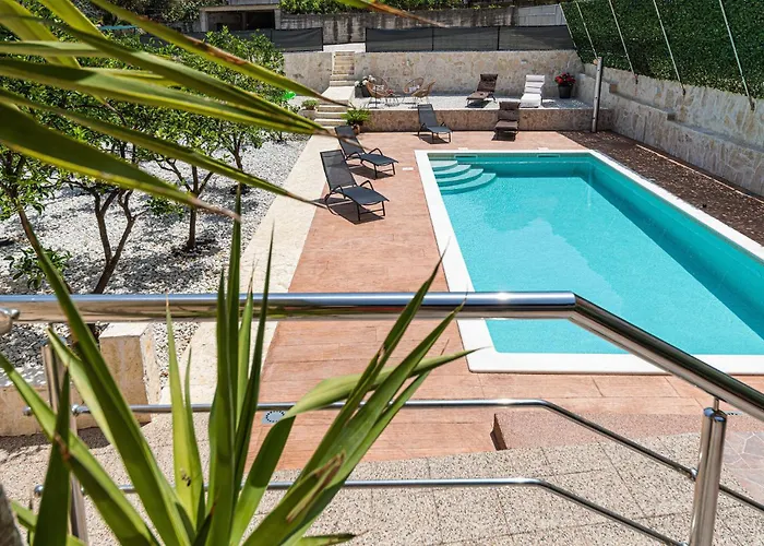 Apartment Stunning In Okrug Gornji *