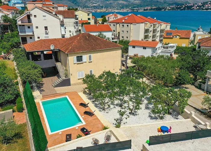 Apartment Stunning In Okrug Gornji *